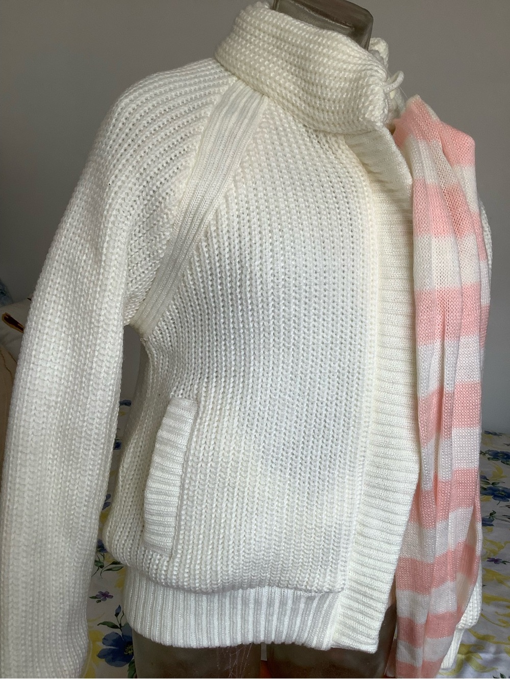 Women’s chamarra / vintage woven sweater with scarf (new with labels)